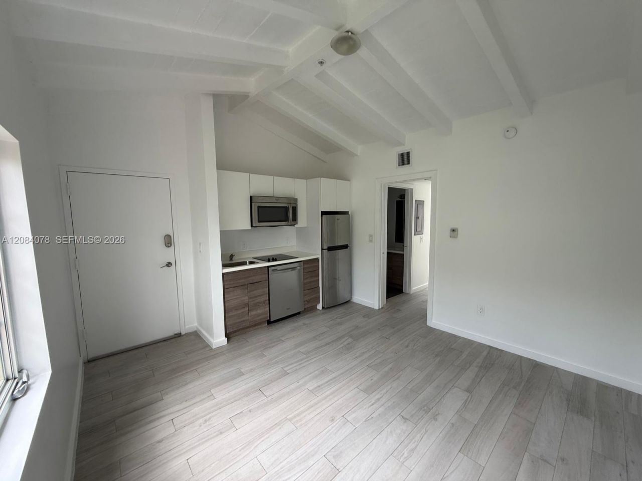 1450 Meridian Ave, Unit 202, Miami Beach, FL 33139 Photo
