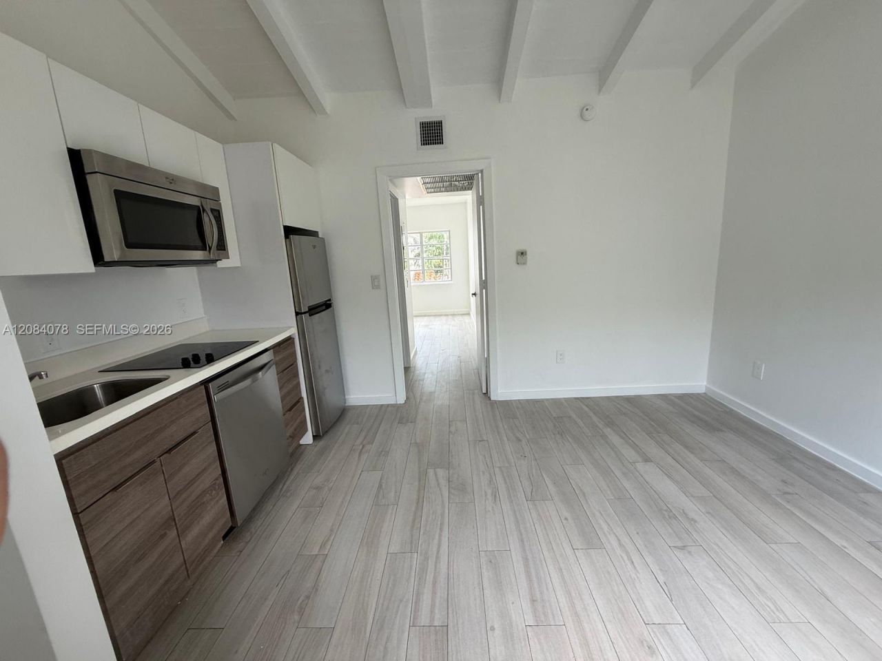 1450 Meridian Ave, Unit 202, Miami Beach, FL 33139 Photo