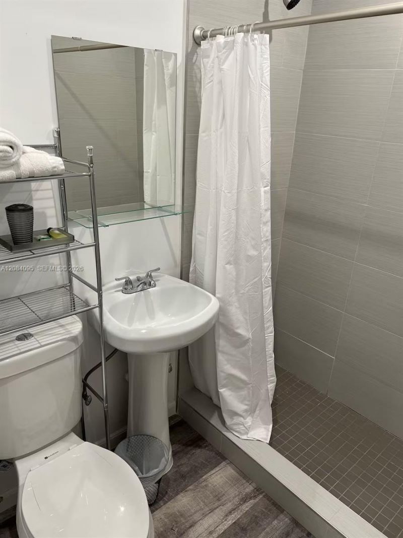 2285 NW 2nd St , Unit 5, Miami, FL 33125 Photo