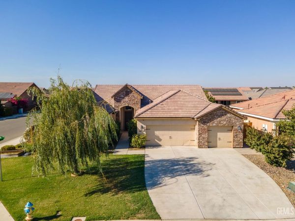 14734 Marjoram Drive, Bakersfield, CA 93314
