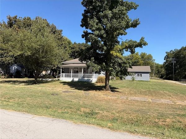204 E Maple Street, Girard, KS 66743