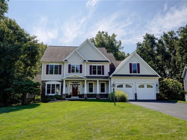618 Brookstone , Webster, NY 14580