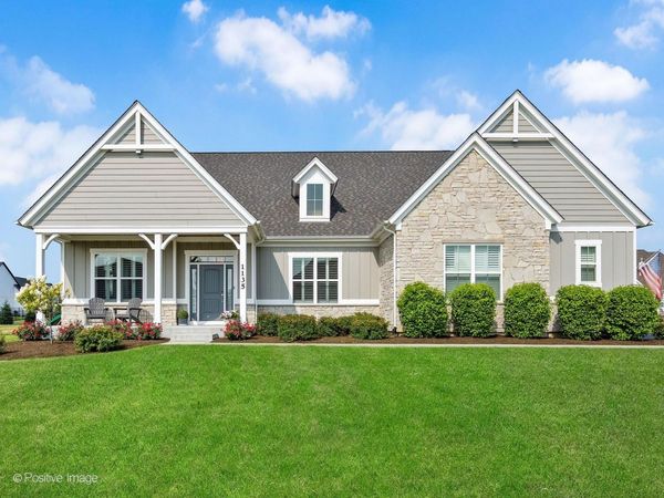 1135 Hilldale Drive , St. Charles, IL 60175