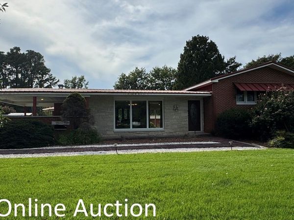 3953 Country Club Road , Carbondale, IL 62901