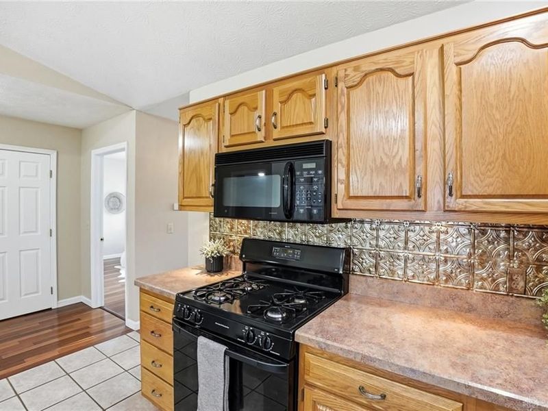 4004 Blue Spruce Court, Jamestown, OH 45335 Photo 11
