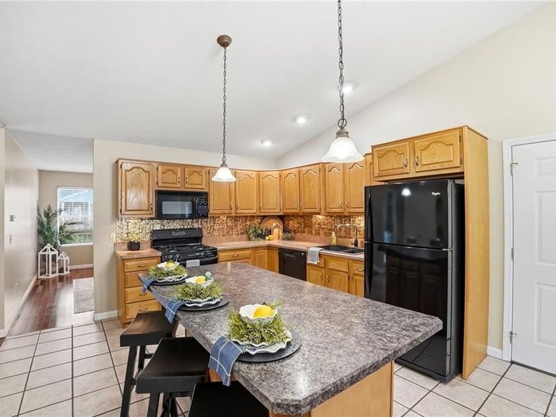 4004 Blue Spruce Court, Jamestown, OH 45335 Photo 12