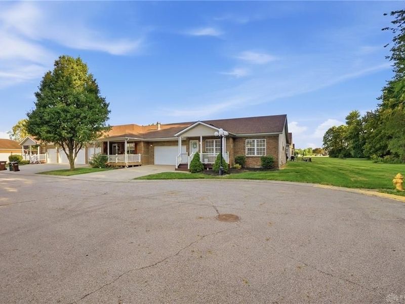 4004 Blue Spruce Court, Jamestown, OH 45335 Photo 2