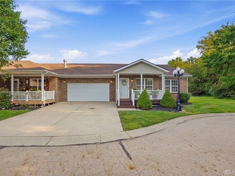 4004 Blue Spruce Court, Jamestown, OH 45335 Photo 3