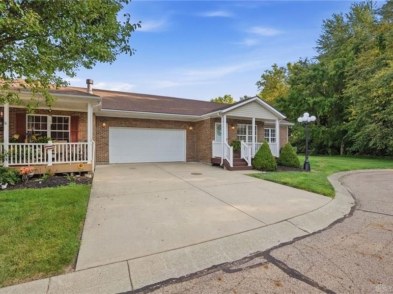 4004 Blue Spruce Court, Jamestown, OH 45335 Photo 4