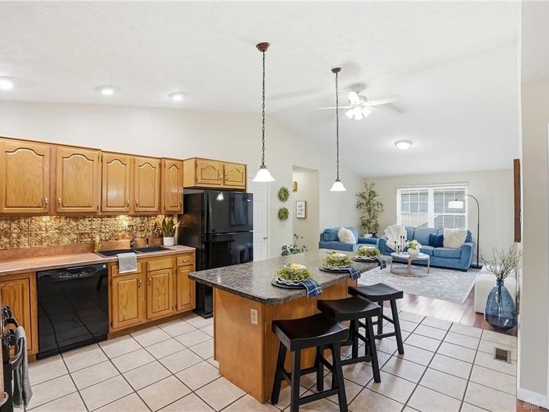 4004 Blue Spruce Court, Jamestown, OH 45335 Photo 9