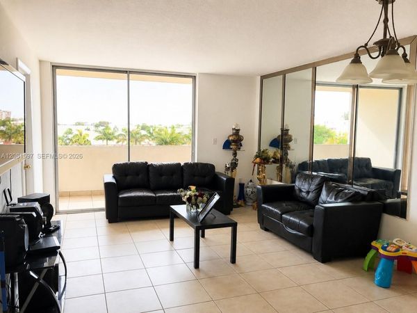 10090 NW 80th Ct , Unit 1561, Hialeah Gardens, FL 33016