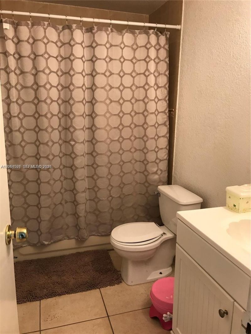 10090 NW 80th Ct , Unit 1561, Hialeah Gardens, FL 33016 Photo