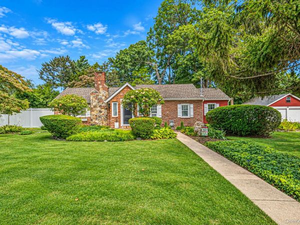 11 Keeler Street, Huntington, NY 11743