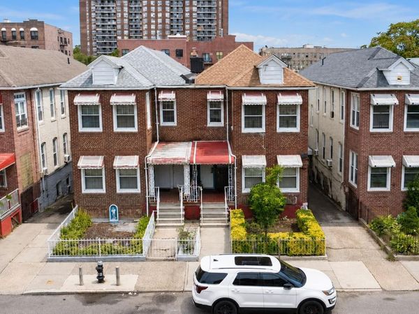 2541 Holland Avenue , Bronx, NY 10467