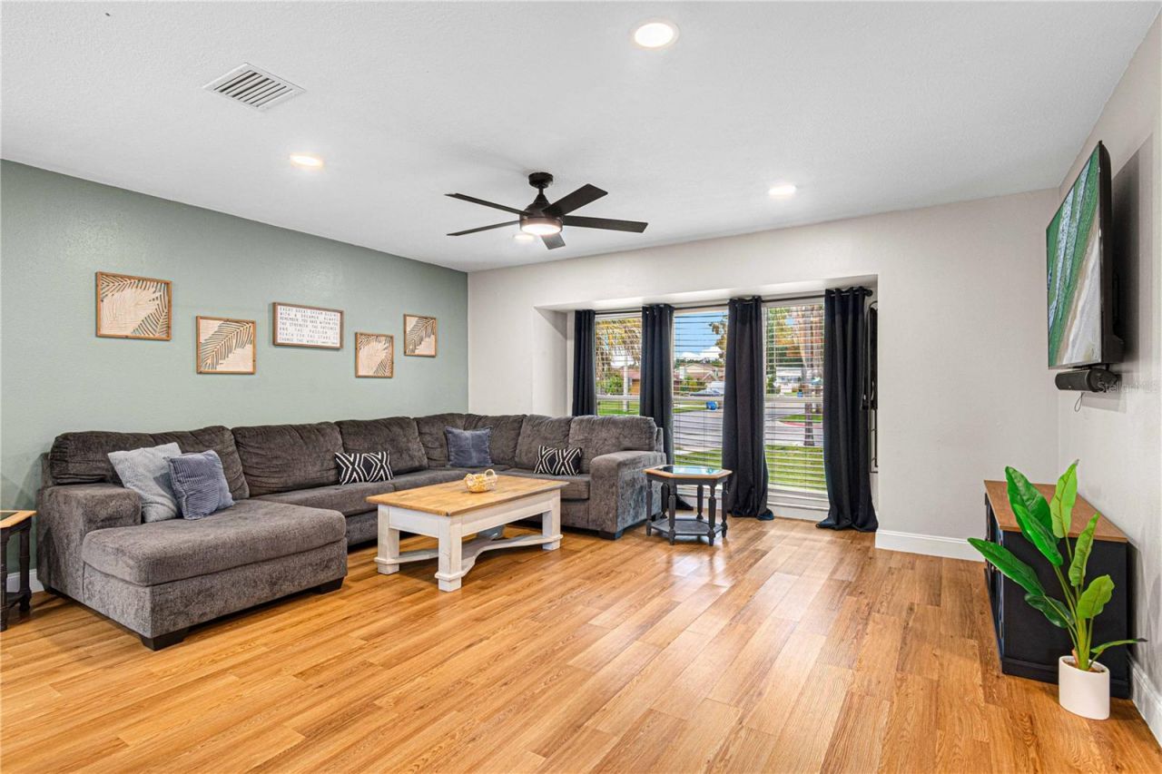 7501 Rustic Drive, Tampa, FL 33634 Photo
