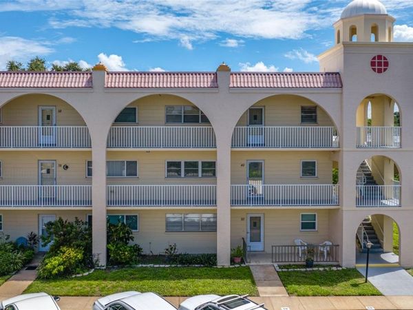 2258 WORLD PARKWAY BOULEVARD W, Unit 40, CLEARWATER, FL 33763