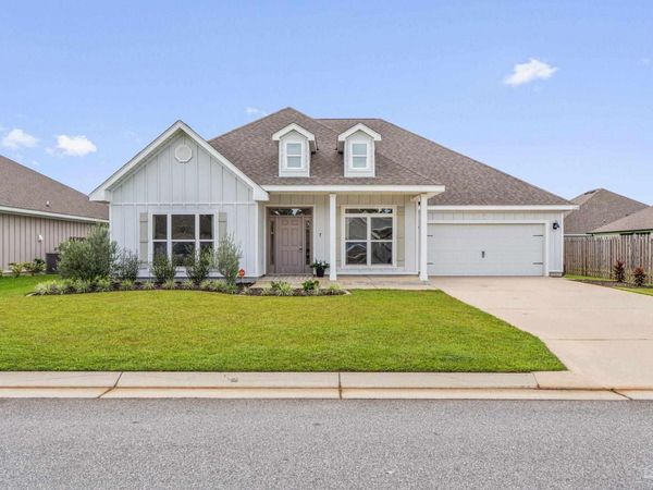 6320 Jenks Dr, Gulf Breeze, FL 32563