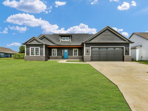 2834 Stone Creek Boulevard , Urbana, IL 61802