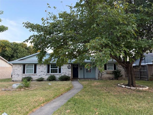 902 Milky Way , Garland, TX 75040