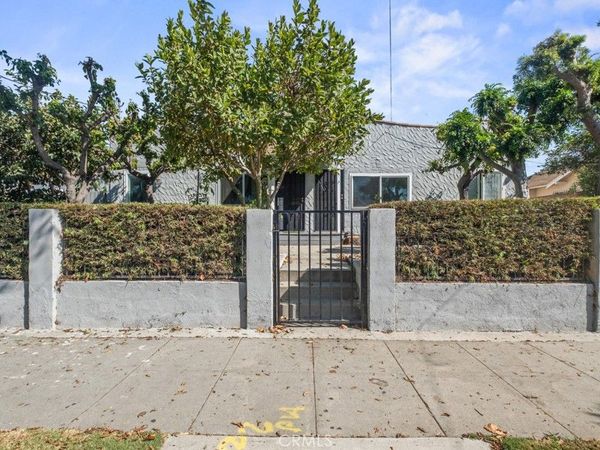 221 W Hillcrest Boulevard, Inglewood, CA 90301