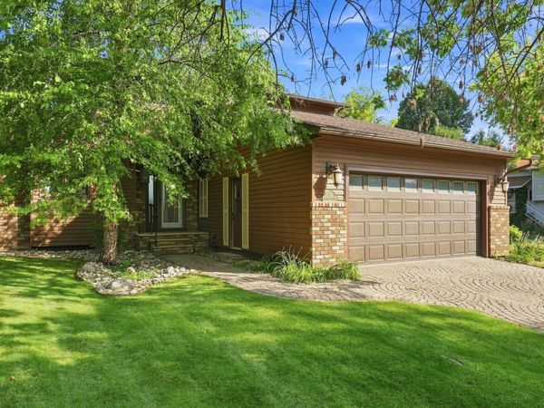 15 Fremont Drive S, Fargo, ND 58103
