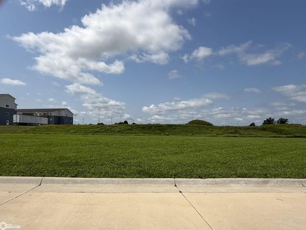1249 N 18th Street, Chariton, IA 50049
