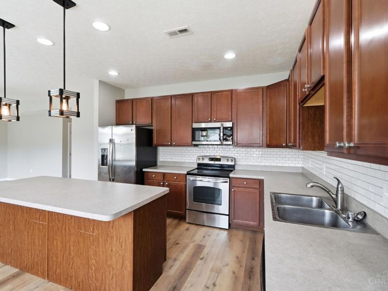 692 Hafton Court, Maineville, OH 45039 Photo 12