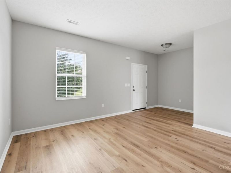 692 Hafton Court, Maineville, OH 45039 Photo 5