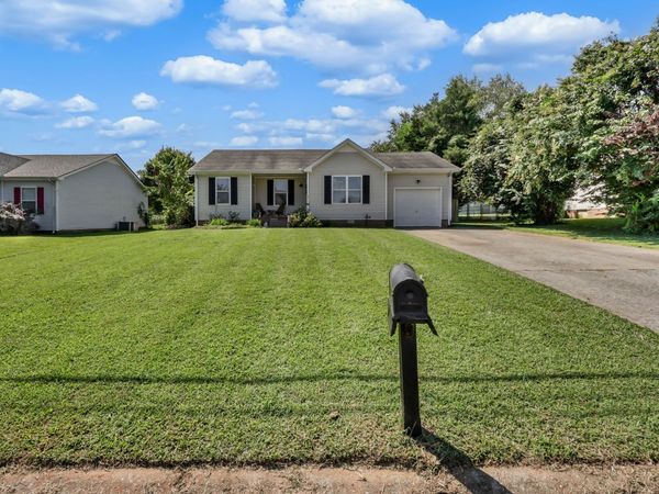 3220 N Senseney Cir, Clarksville, TN 37042