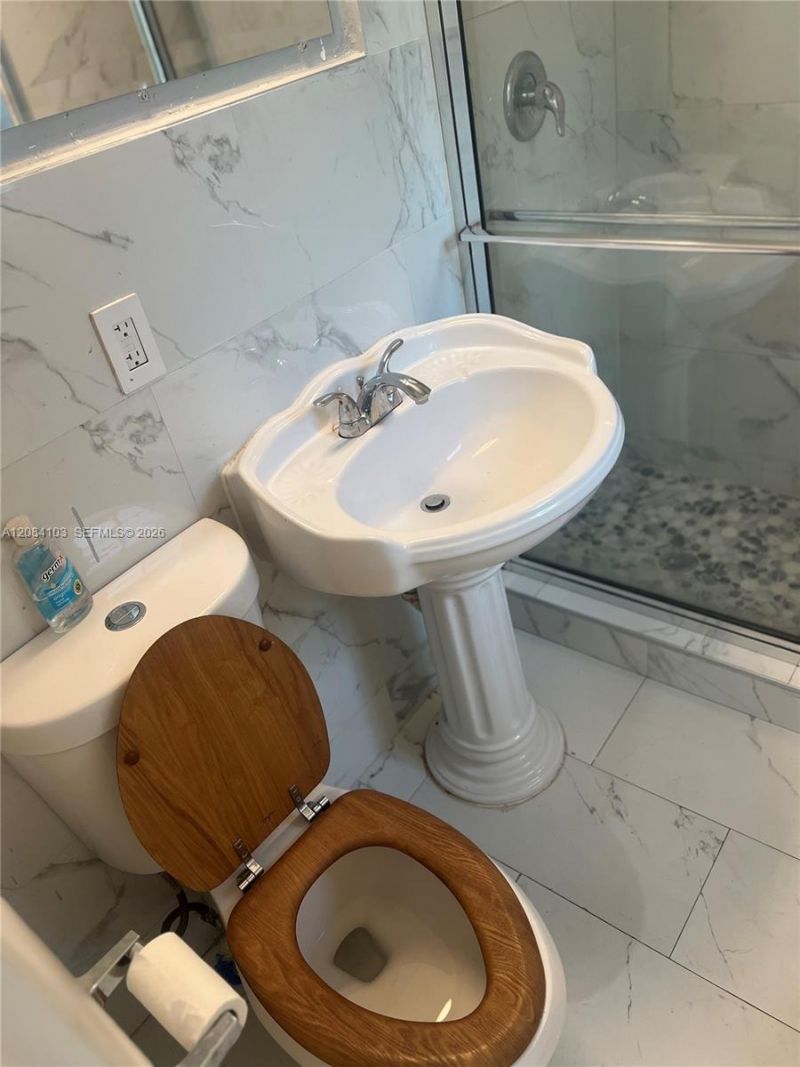 445-47 NE 69th St, Unit 447, Miami, FL 33138 Photo