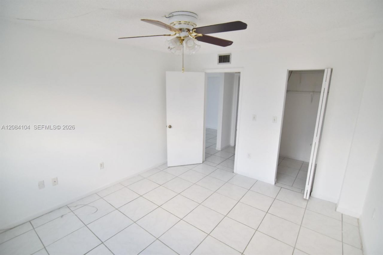 7300 Wayne Ave, Unit 419, Miami Beach, FL 33141 Photo