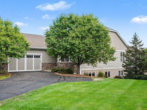 10776 Lyndale Bluffs Trail, Bloomington, MN 55420