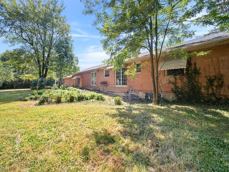 355 S Chillicothe Road, Aurora, OH 44202 Photo 6