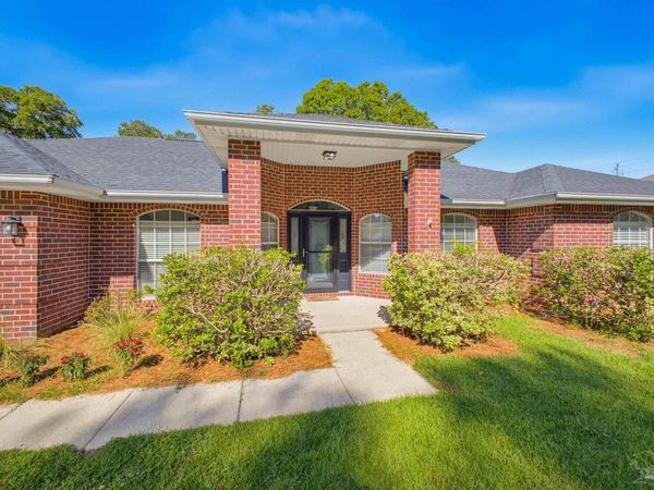 2345 Majestic Dr, Cantonment, FL 32534