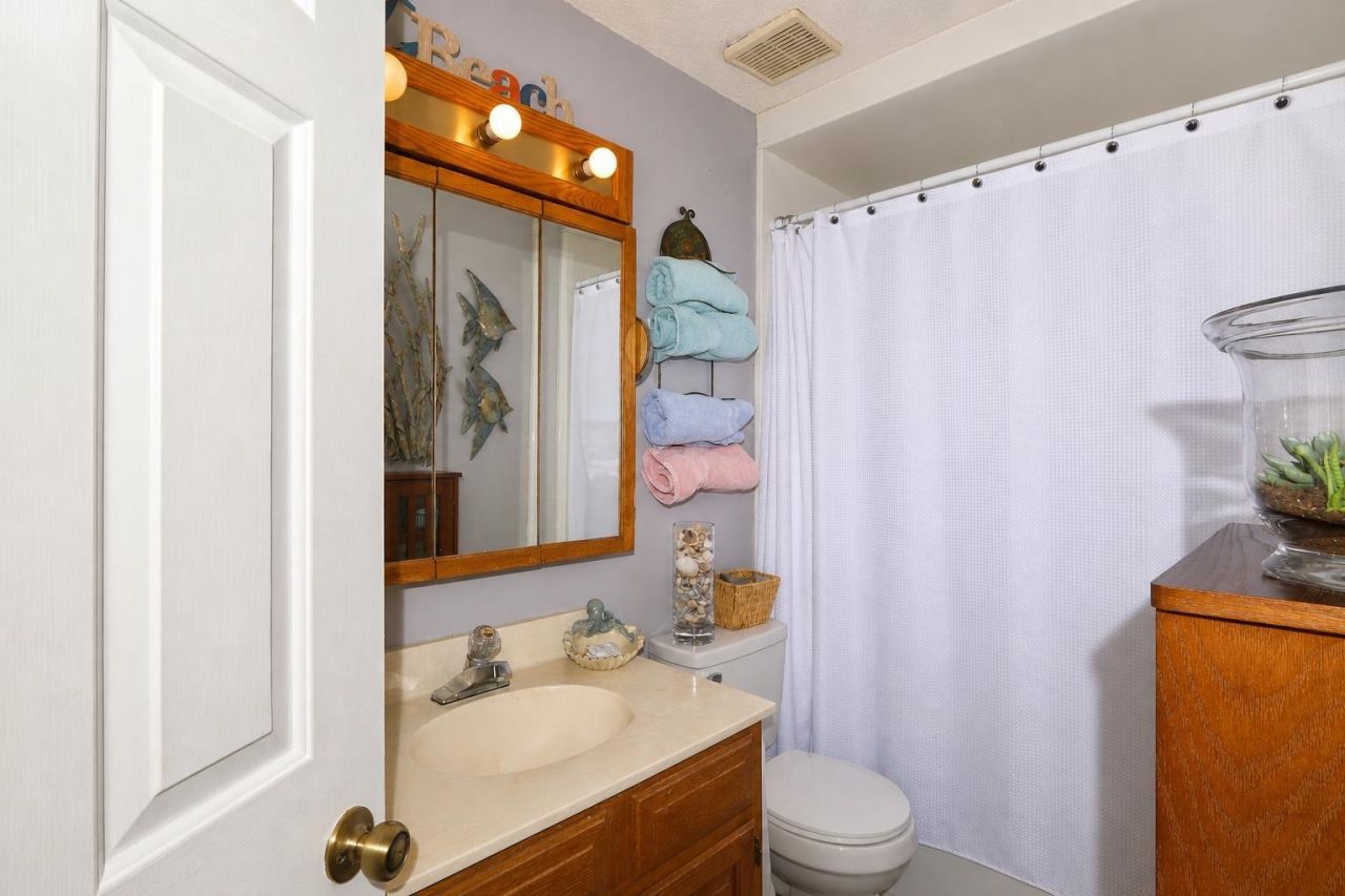 1202 Erin Way Photo 14