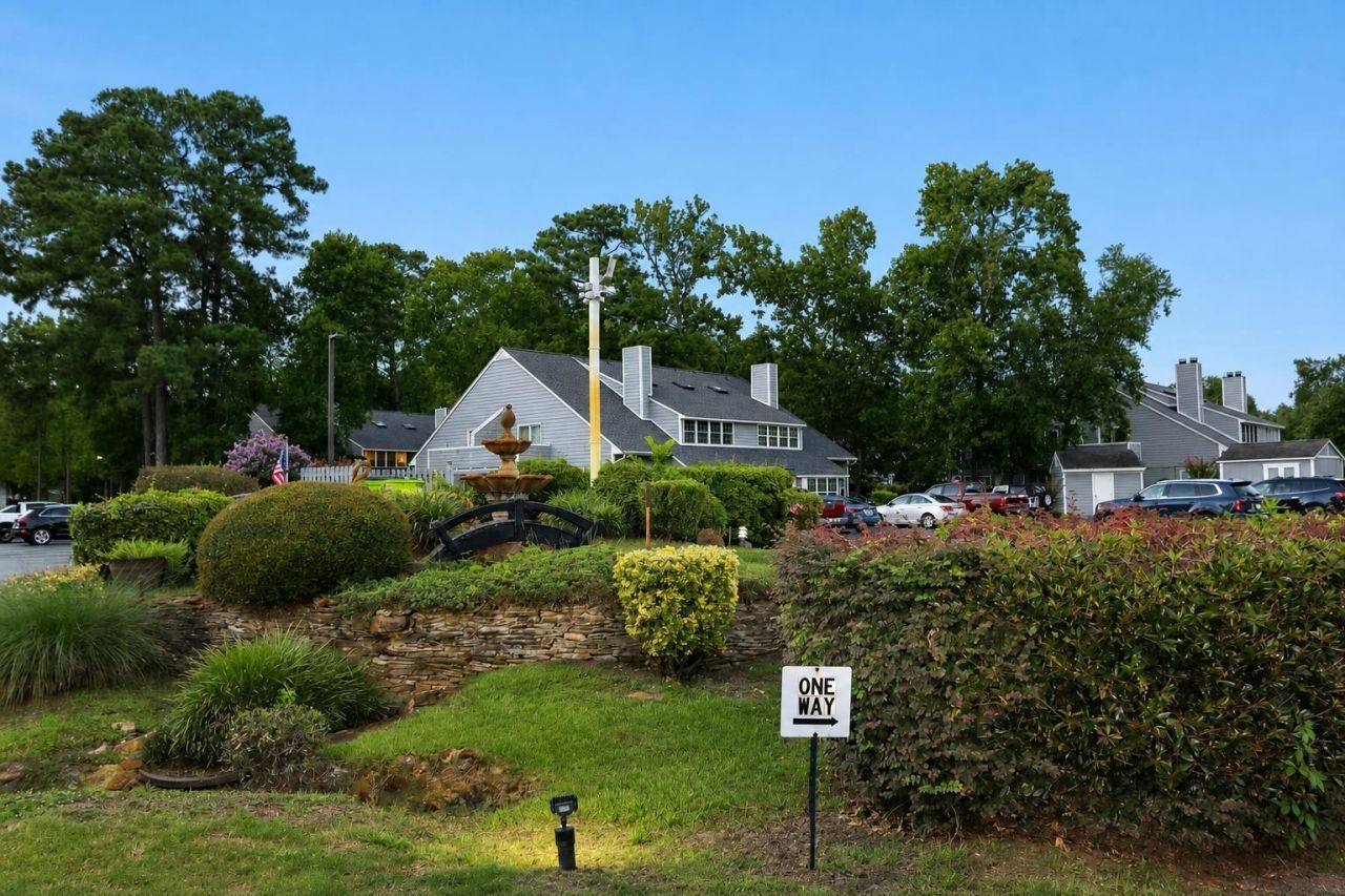 1202 Erin Way Photo 21