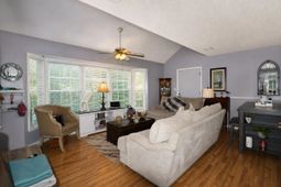 1202 Erin Way photo 4
