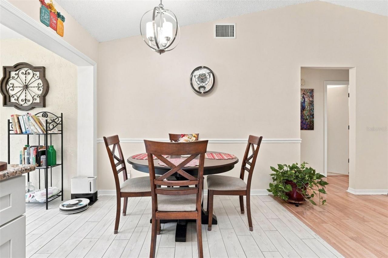 12435 Orangewood Circle, Tavares, FL 32778 Photo
