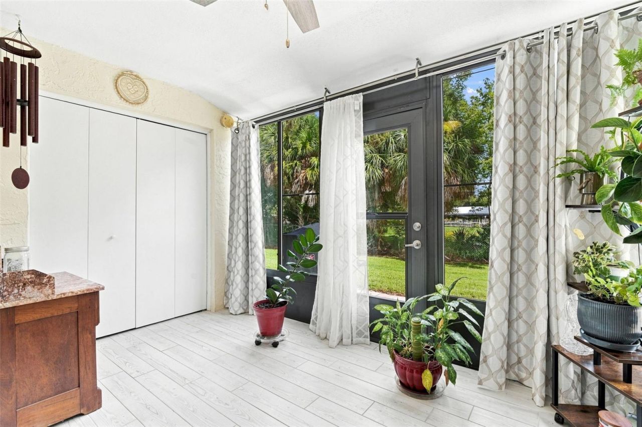 12435 Orangewood Circle, Tavares, FL 32778 Photo