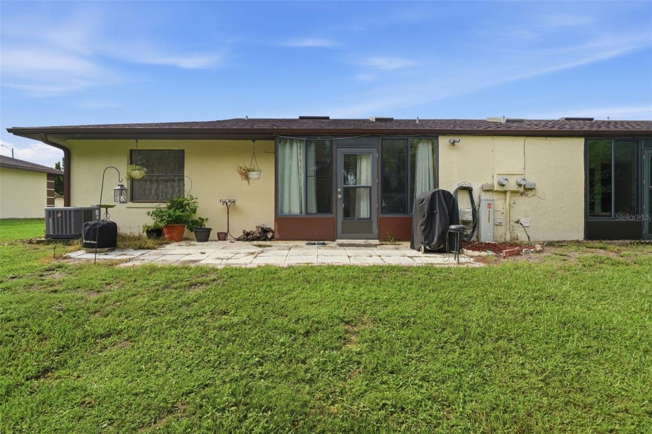 12435 Orangewood Circle, Tavares, FL 32778 Photo