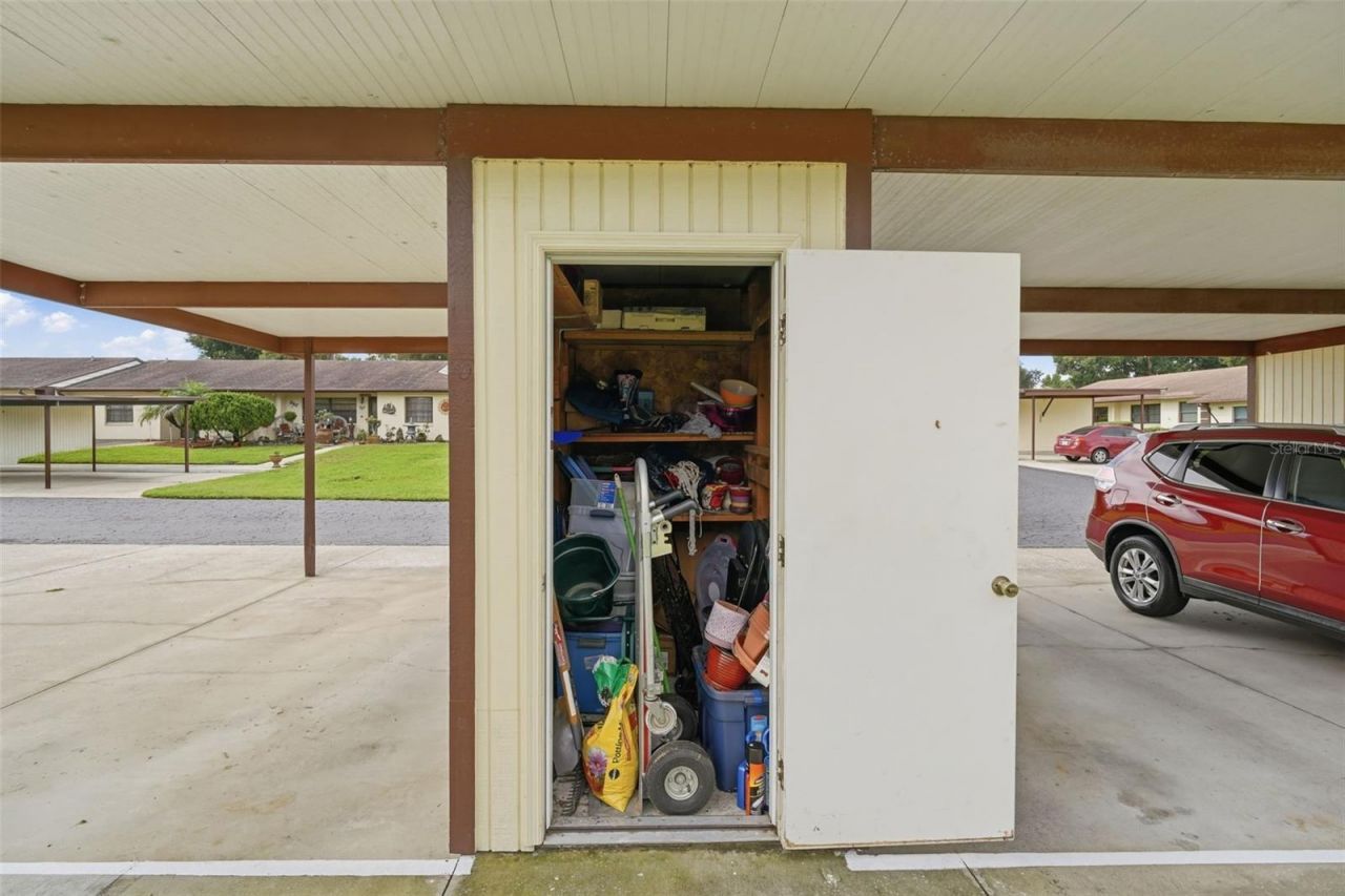 12435 Orangewood Circle, Tavares, FL 32778 Photo