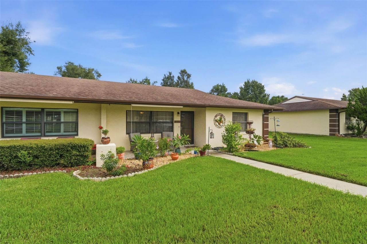 12435 Orangewood Circle, Tavares, FL 32778 Photo