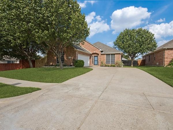 608 Mesa Ridge Court, Arlington, TX 76002