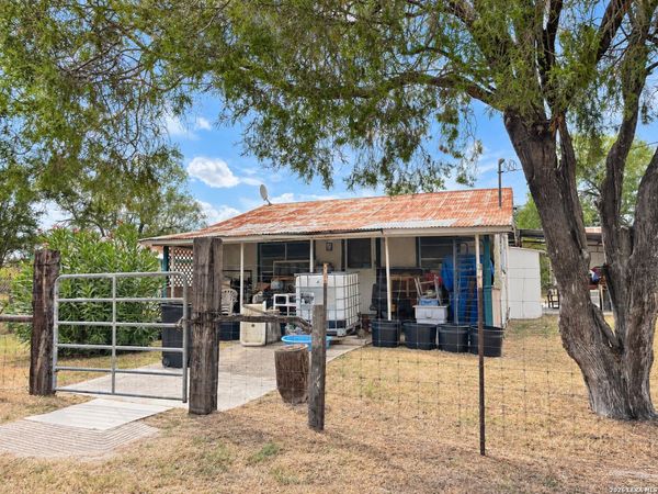 19195 Fm 791, Campbellton, TX 78064