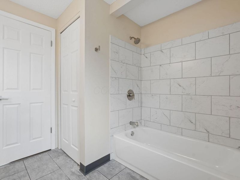 1600 Deporres Drive, Columbus, OH 43219 Photo 19