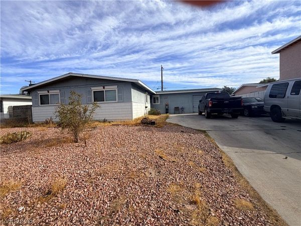 5801 Harmony Avenue , Las Vegas, NV 89107