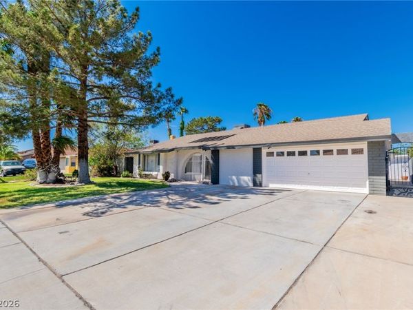 5134 W Desert Inn Road, Las Vegas, NV 89146