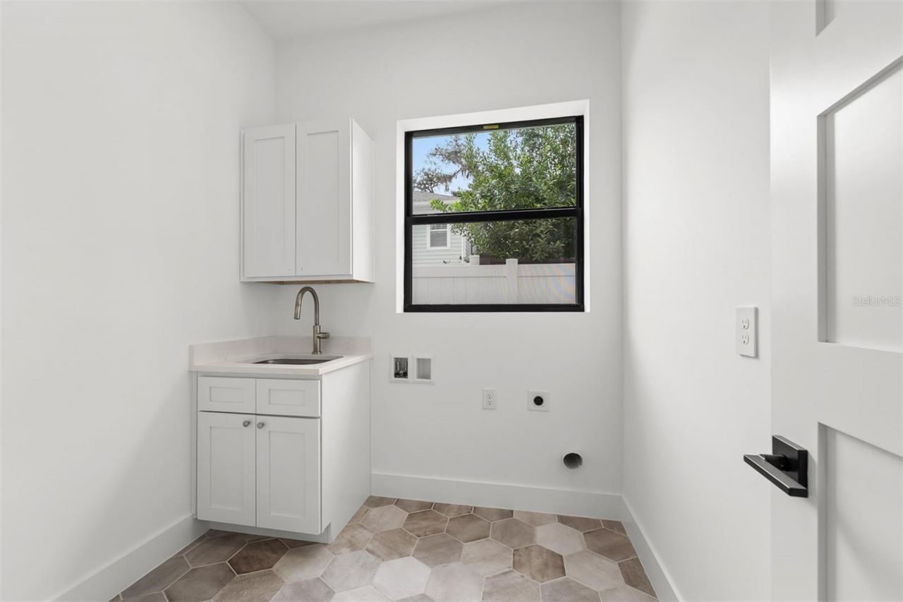 10 W Harvard Street, Orlando, FL 32804 Photo