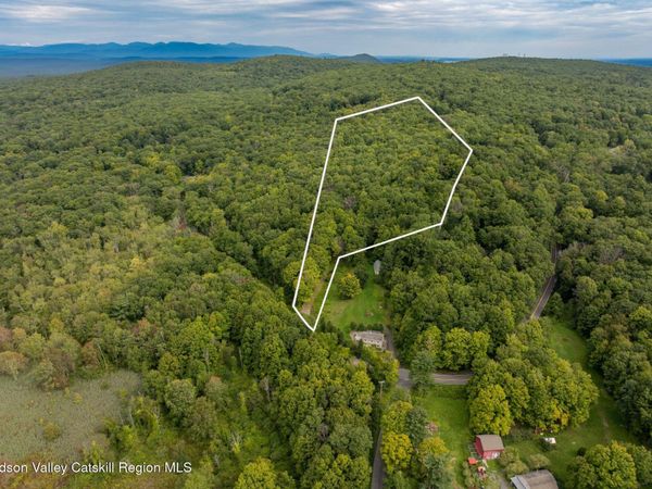 806 Old Post Road, New Paltz, NY 12561