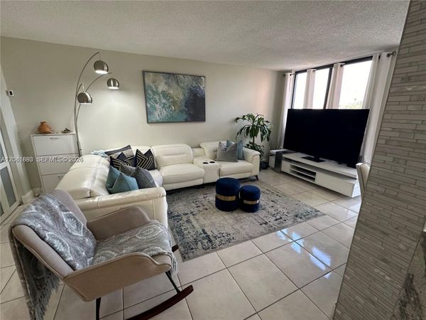 9410 W Flagler St , Unit 410, Miami, FL 33174